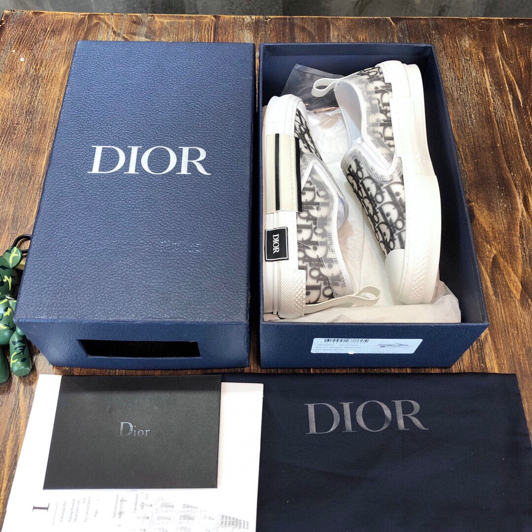 DIO Sneakers