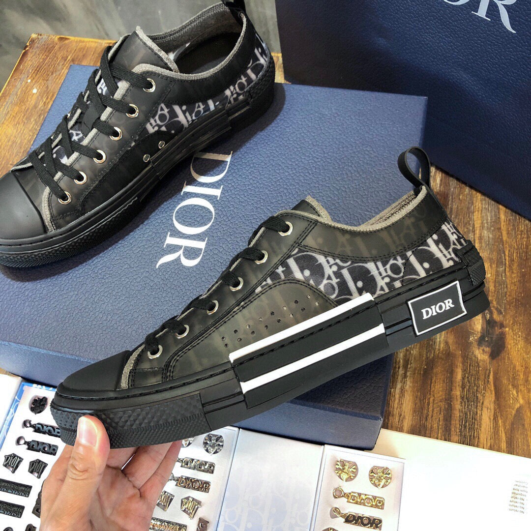 DIO Sneakers