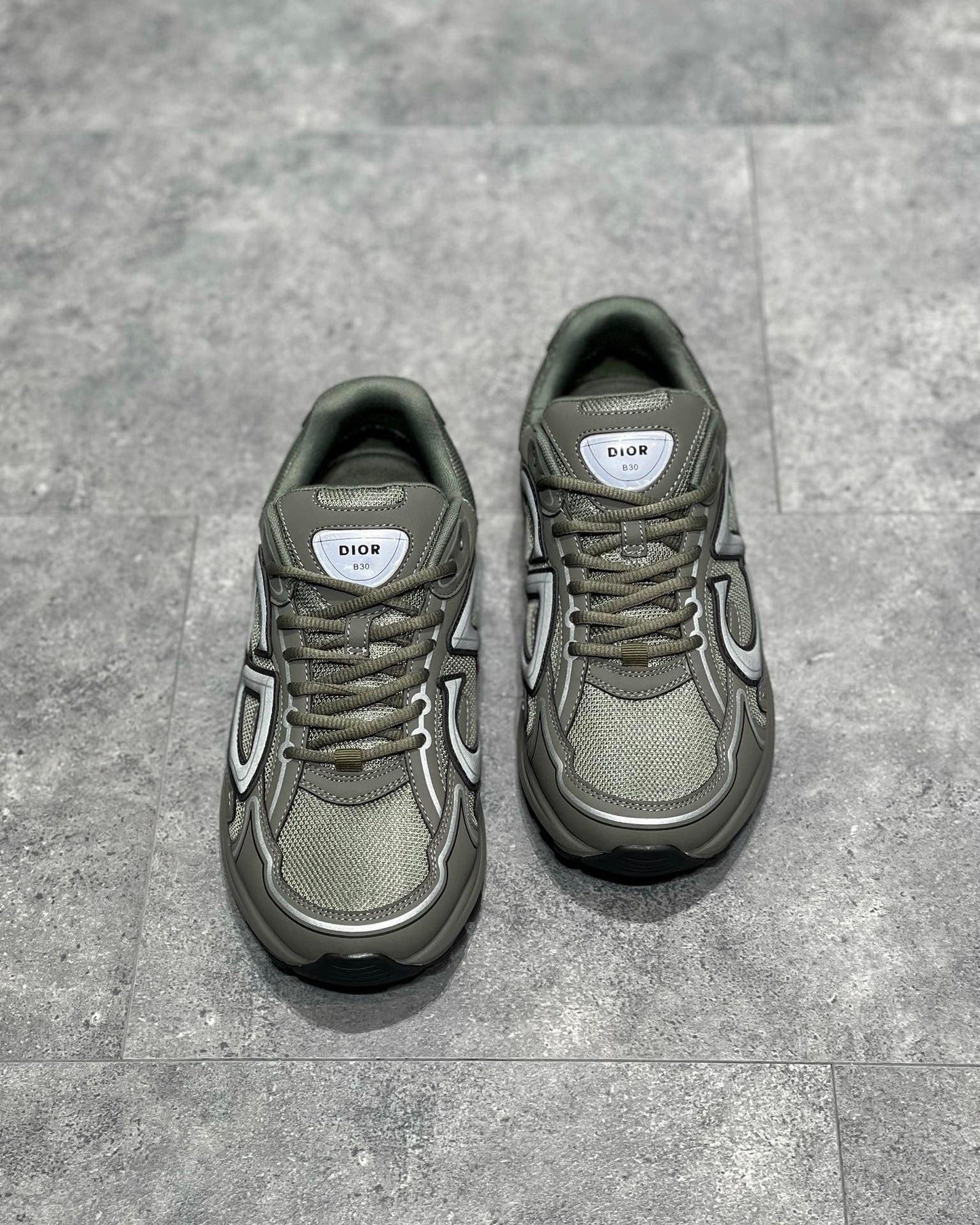 DIO Sneakers