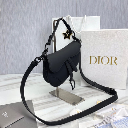 DIO Saddle