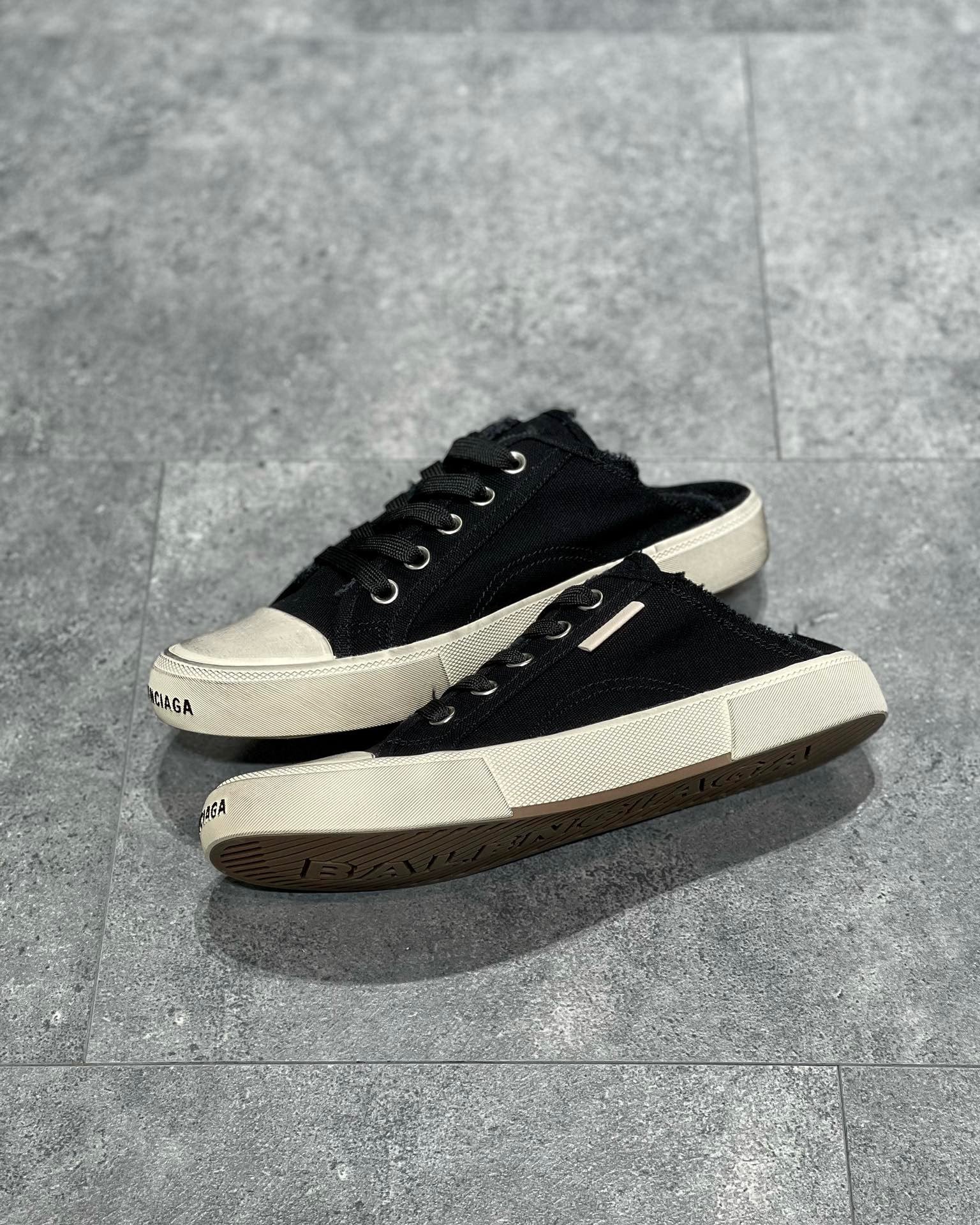 BLCG Sneakers