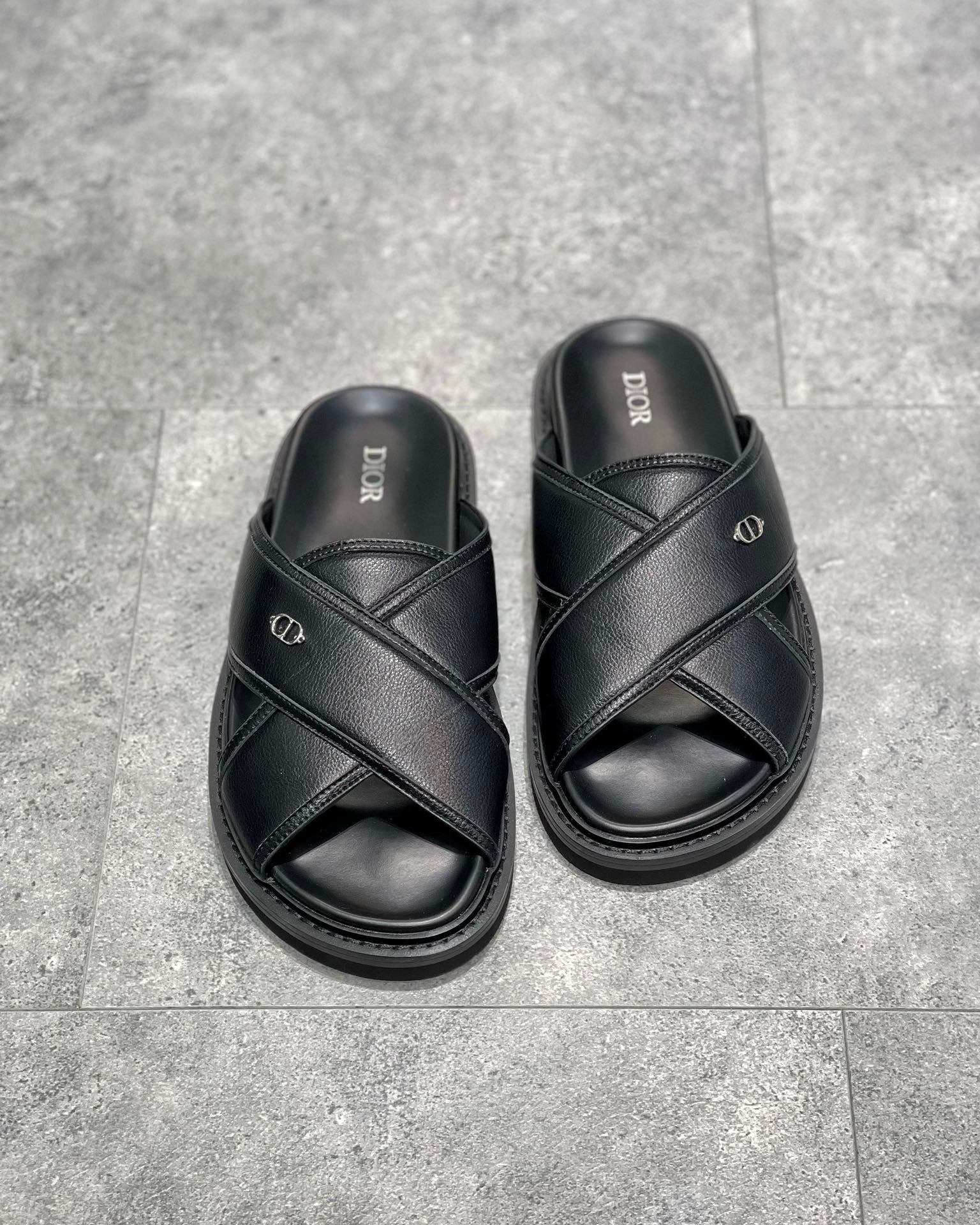DIO Sandal