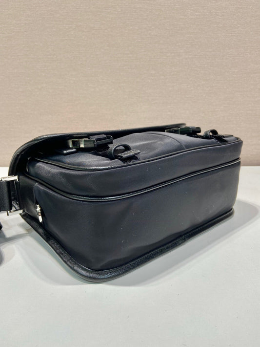 PRA Messenger Bag