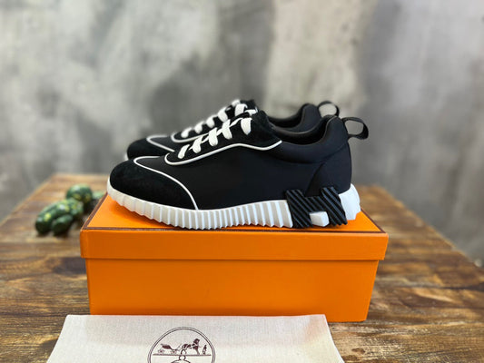 HERM Sneakers