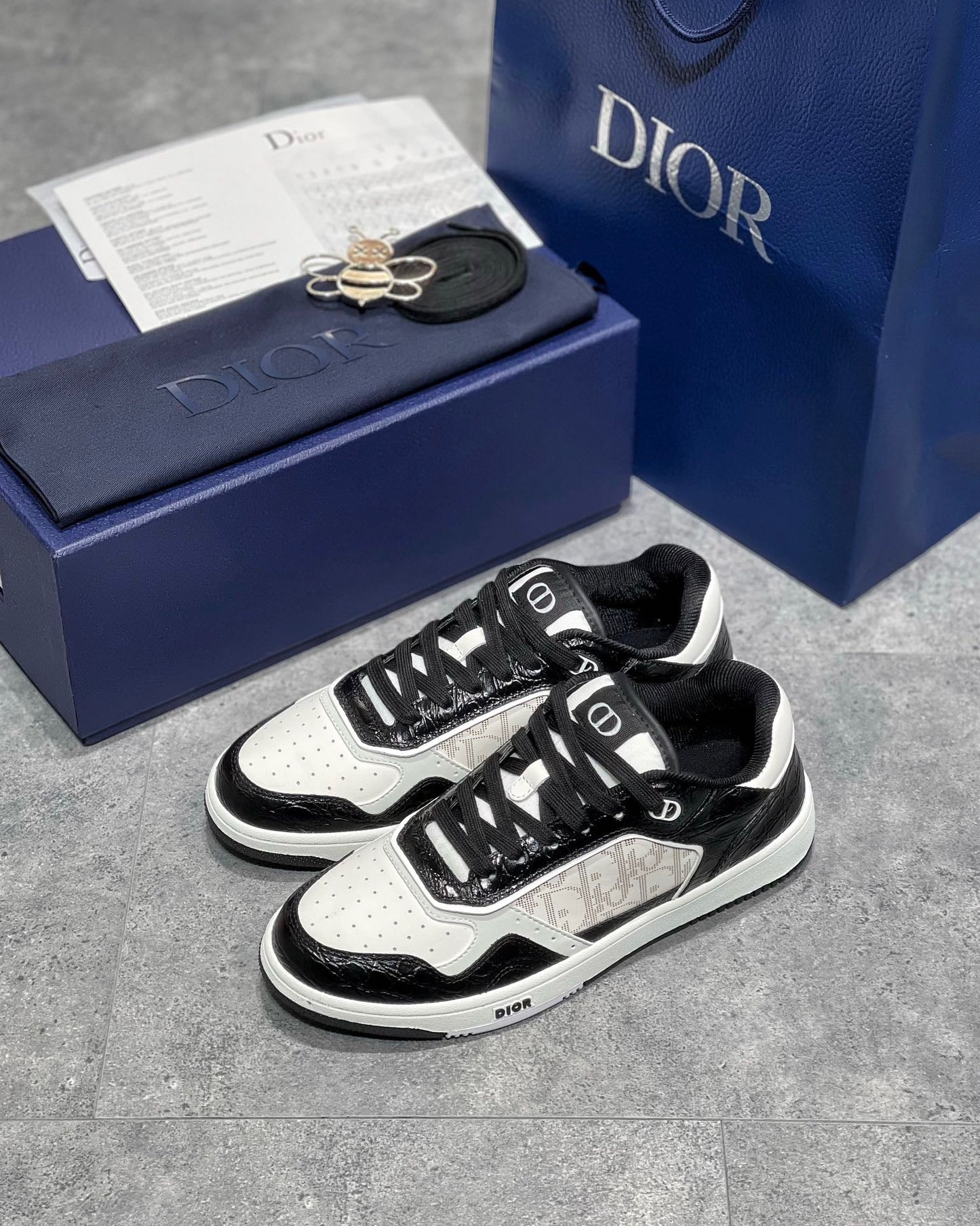 DIO Sneakers