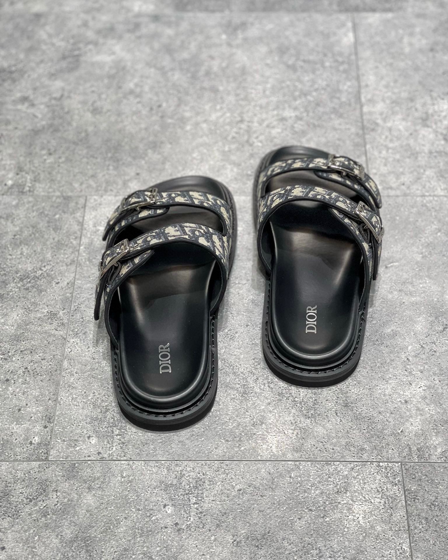 DIO Sandal