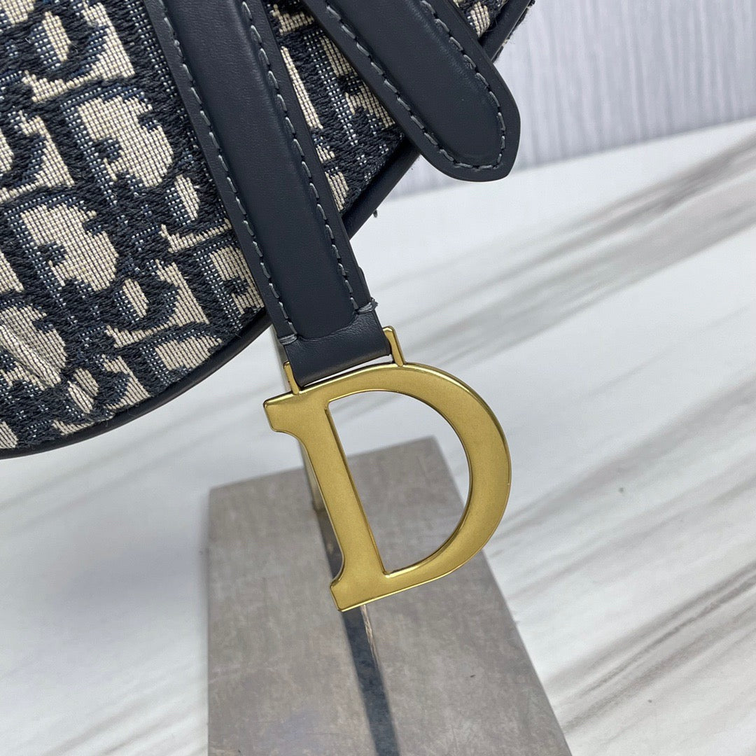 DIO Saddle