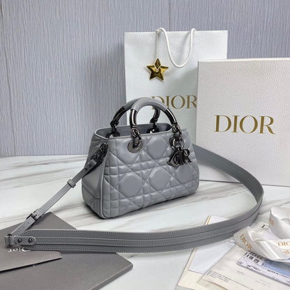 DIO handbag