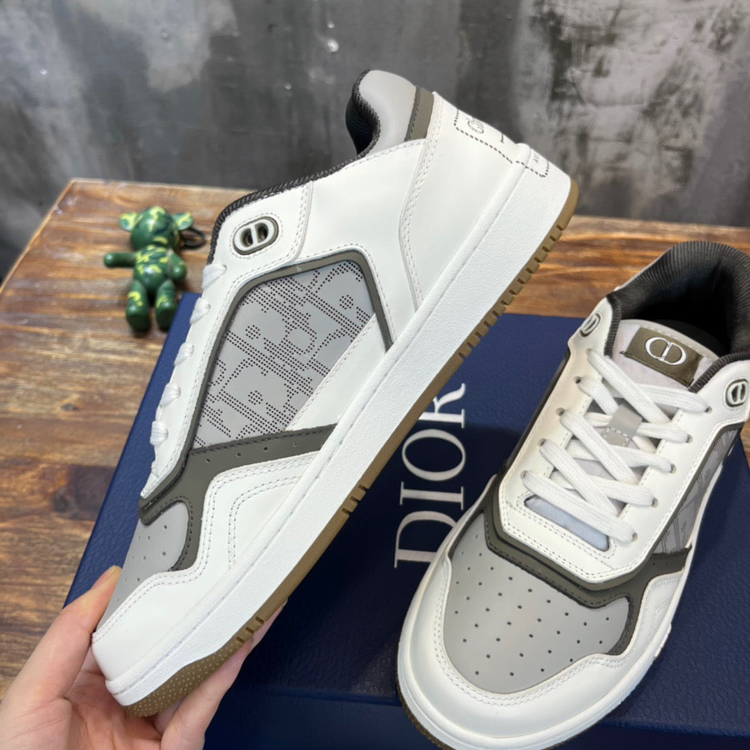 DIO Sneakers