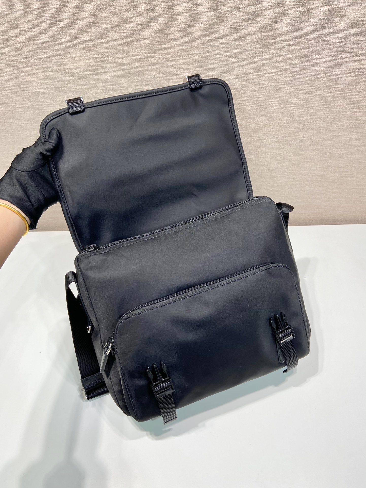 PRA Messenger Bag