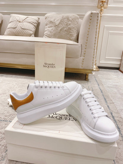 Sneakers & Shoes