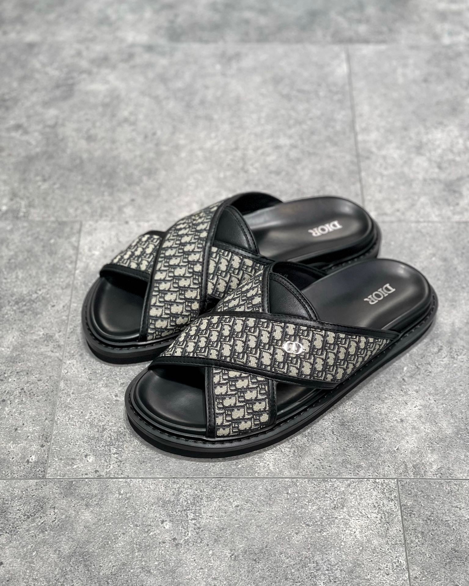 DIO Sandal