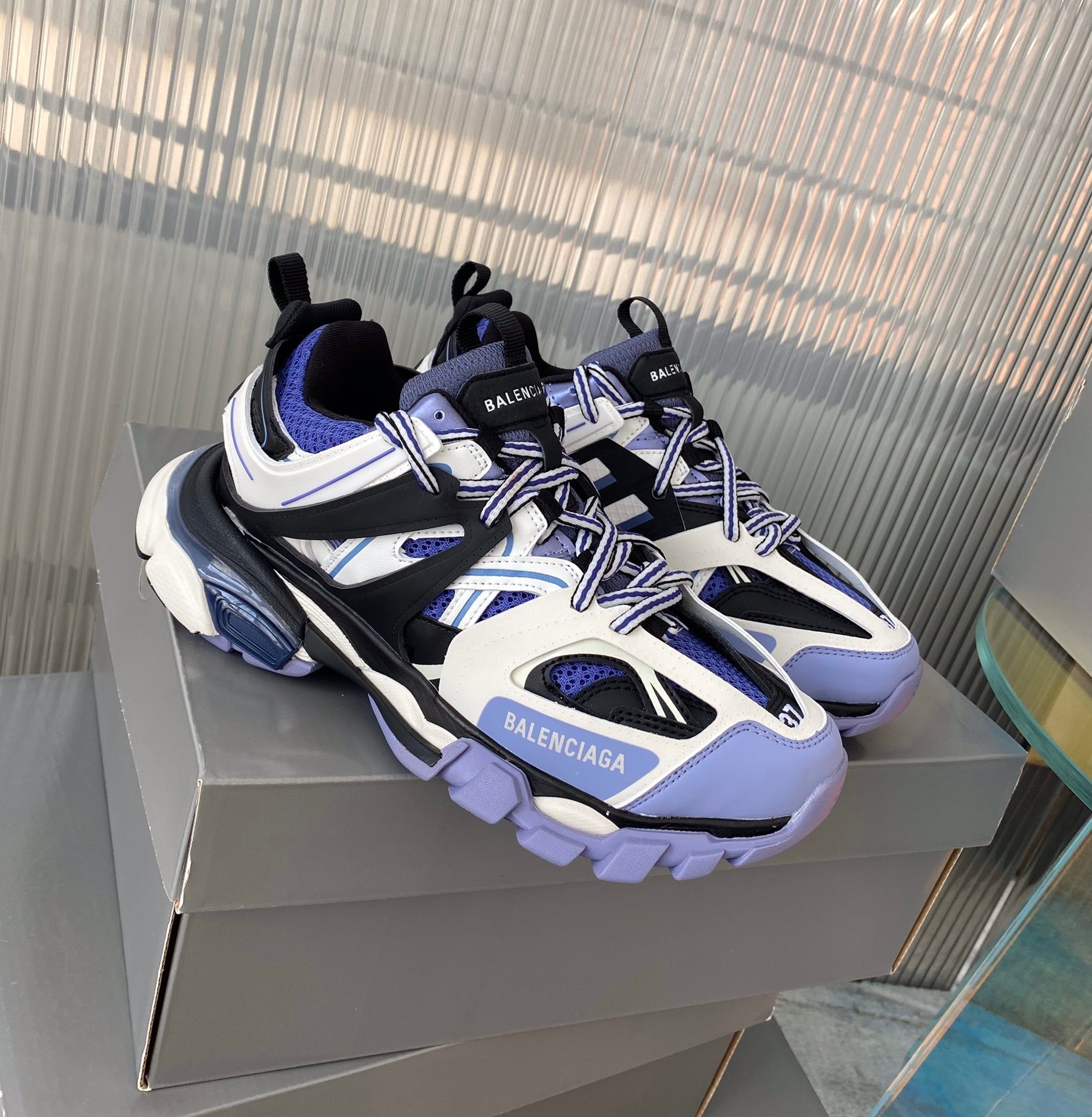 BLCG Sneakers
