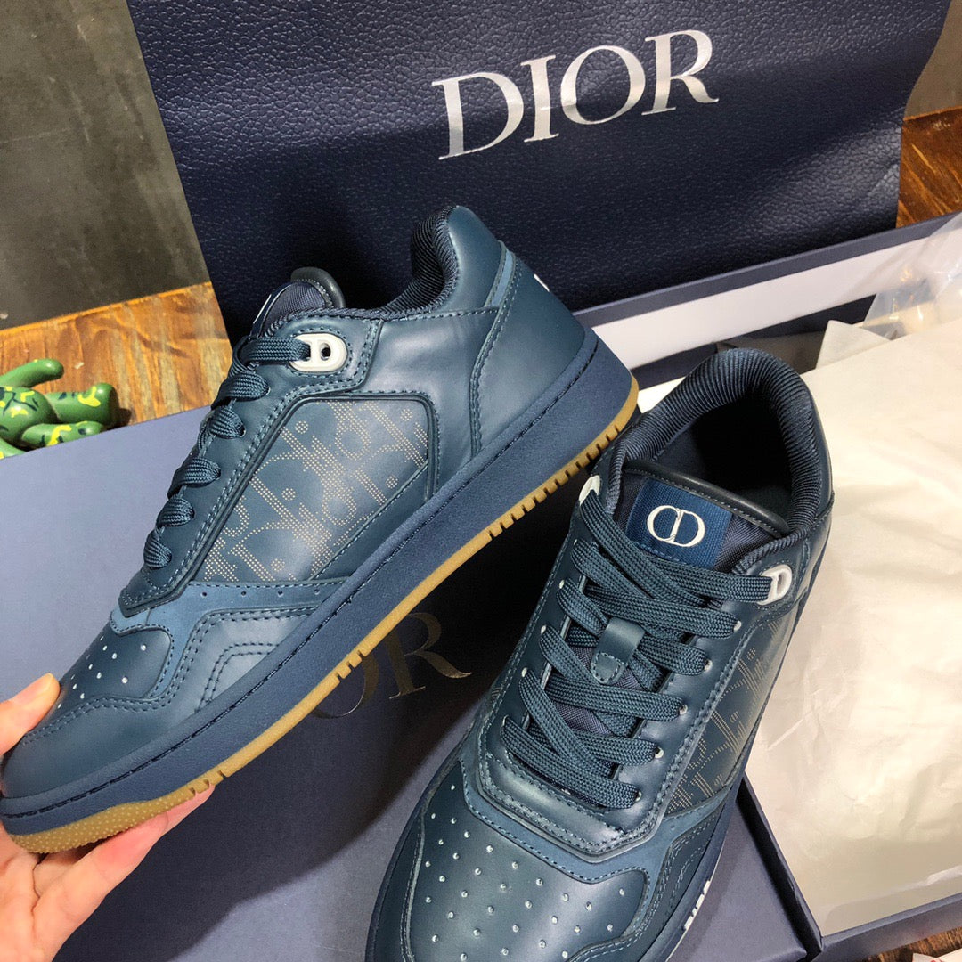 DIO Sneakers