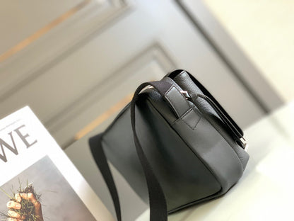 LO Messenger Bag