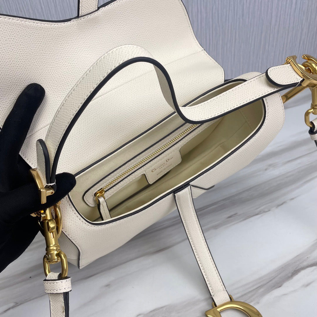 DIO Saddle