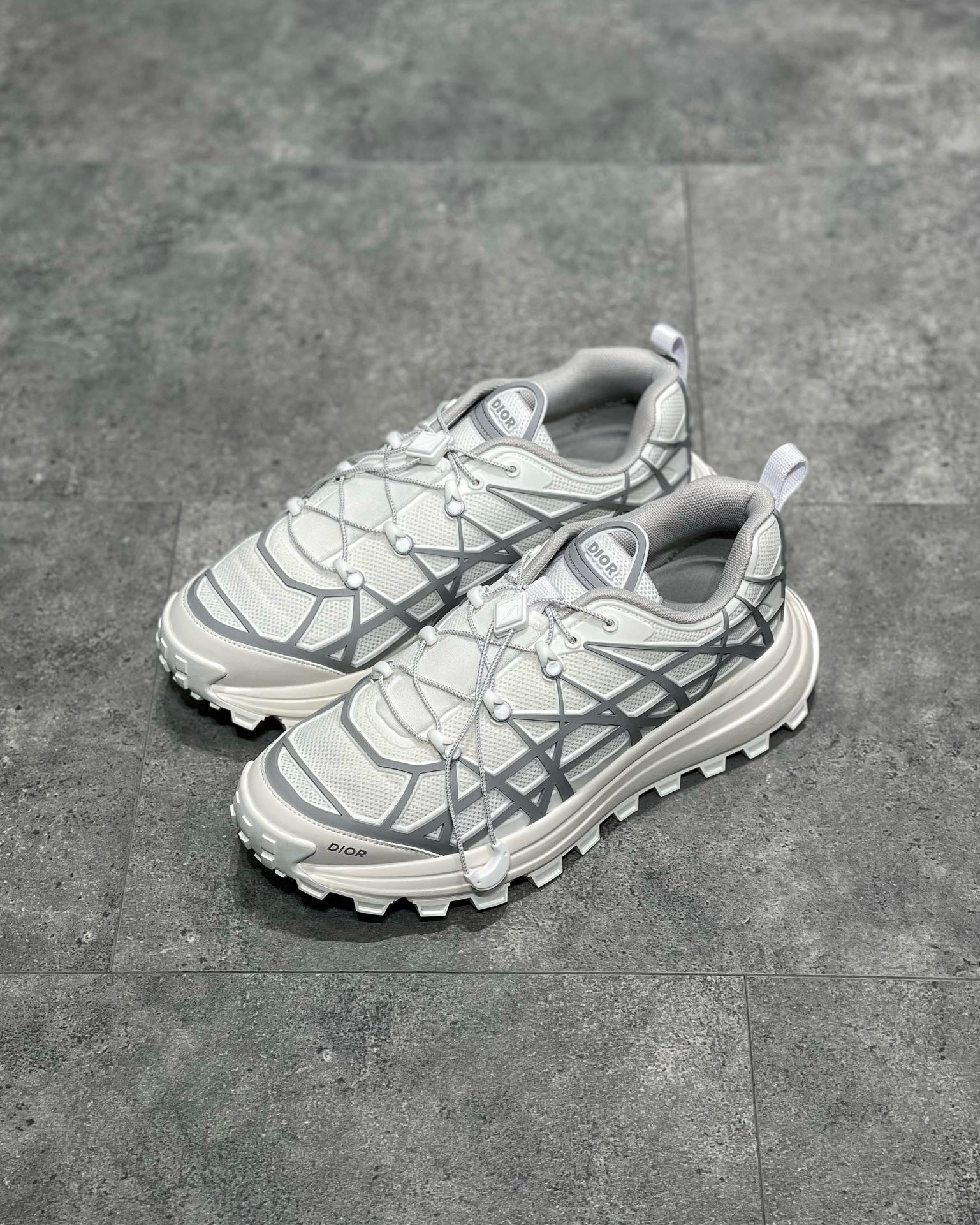 DIO Sneakers
