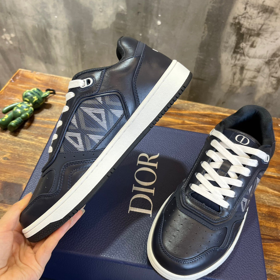DIO Sneakers