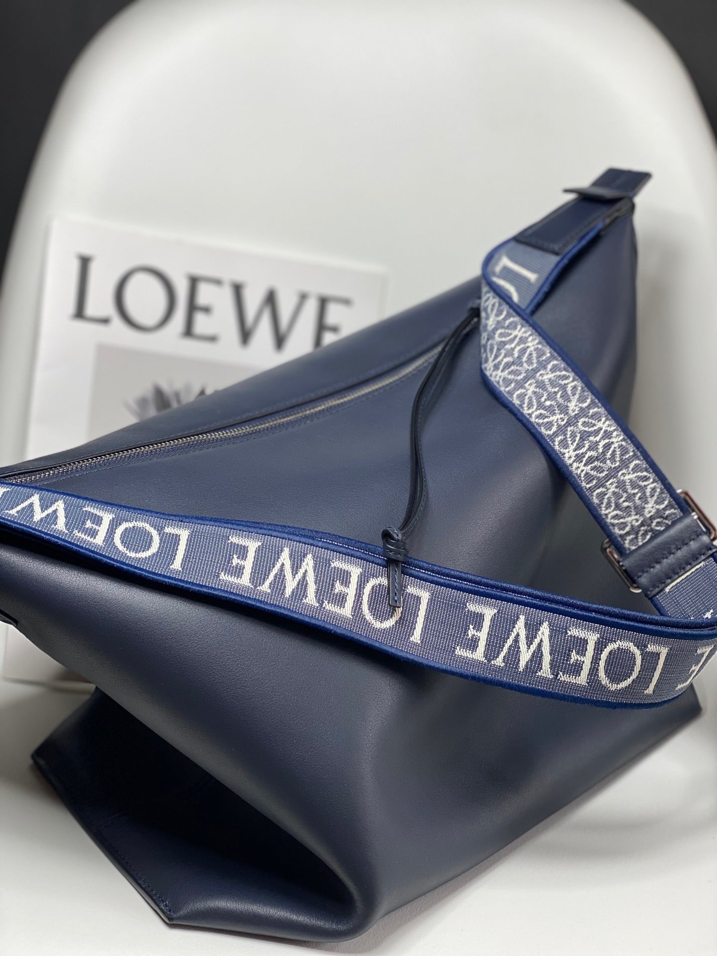 LO Messenger Bag