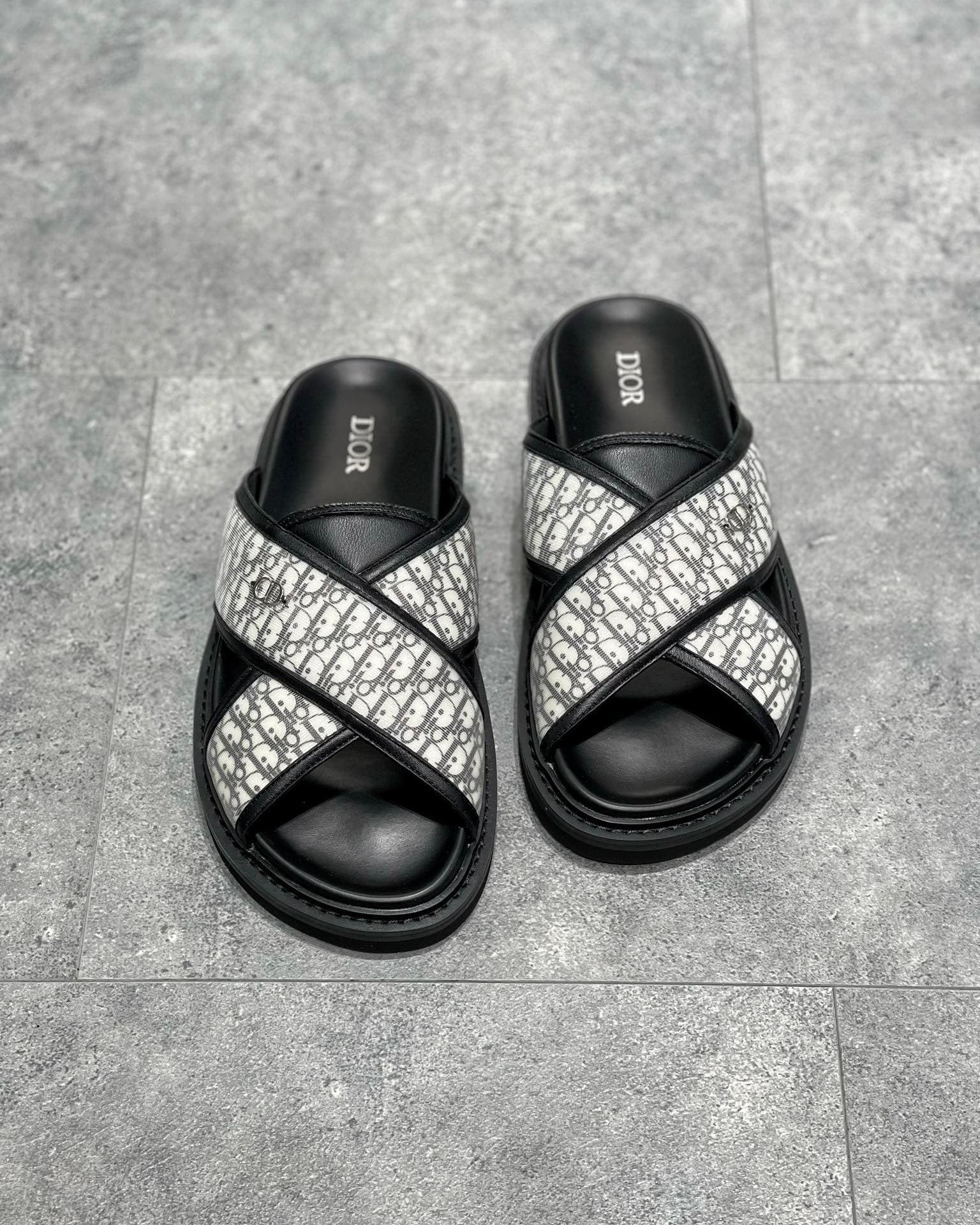 DIO Sandal