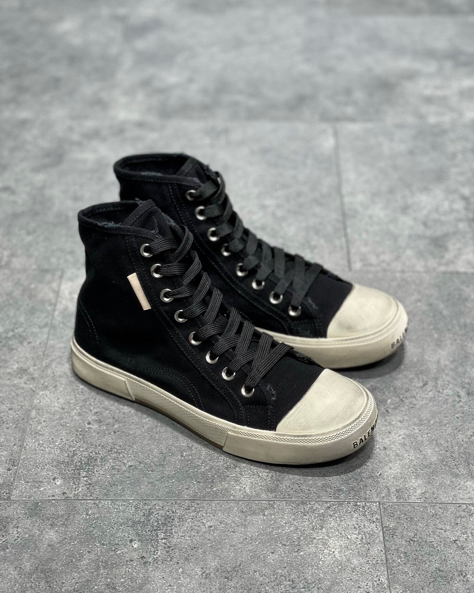 BLCG Sneakers