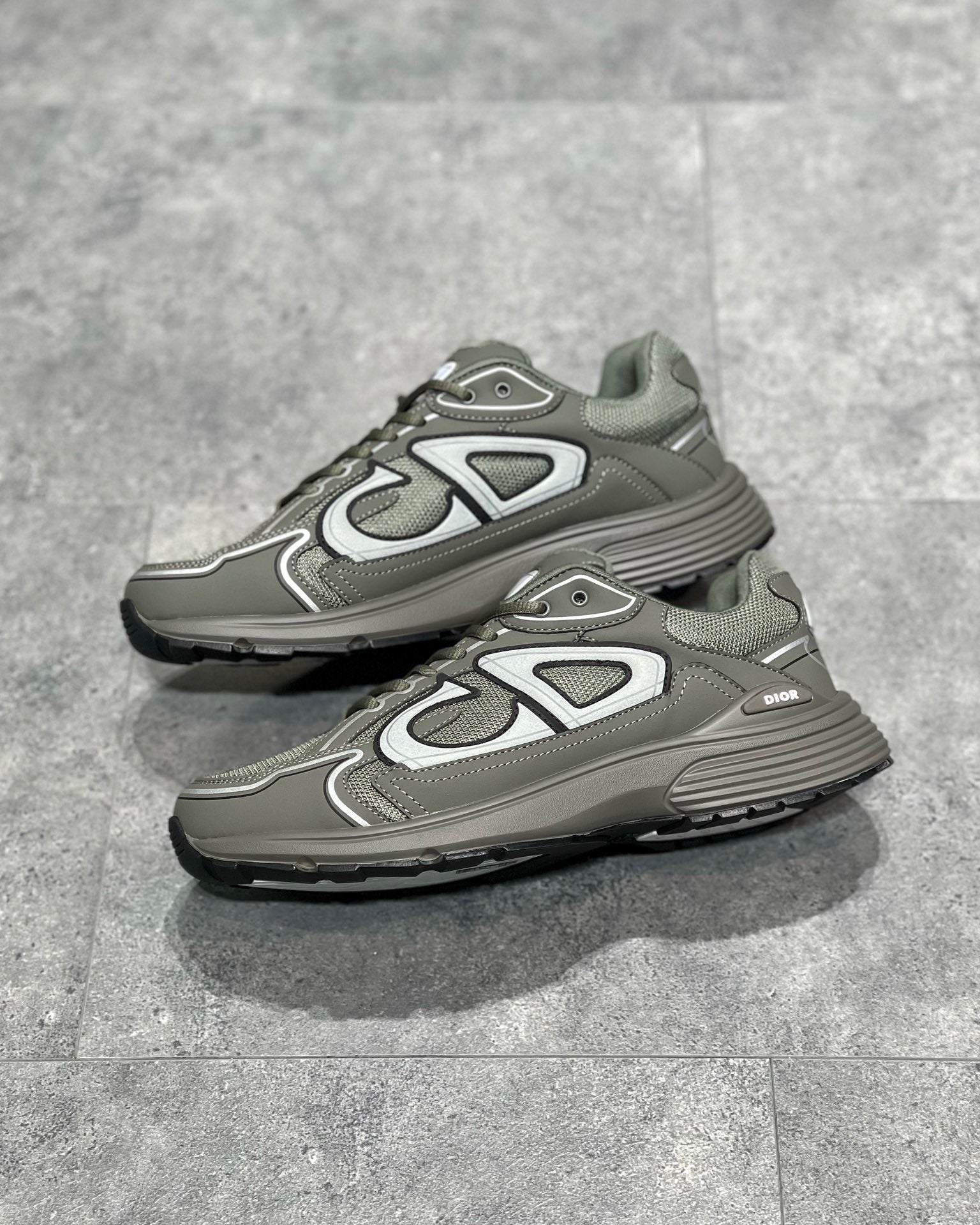 DIO Sneakers