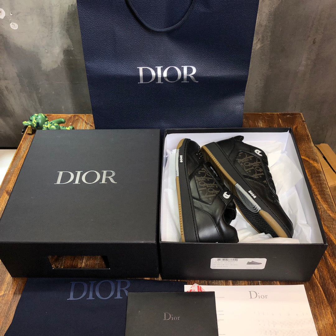 DIO Sneakers