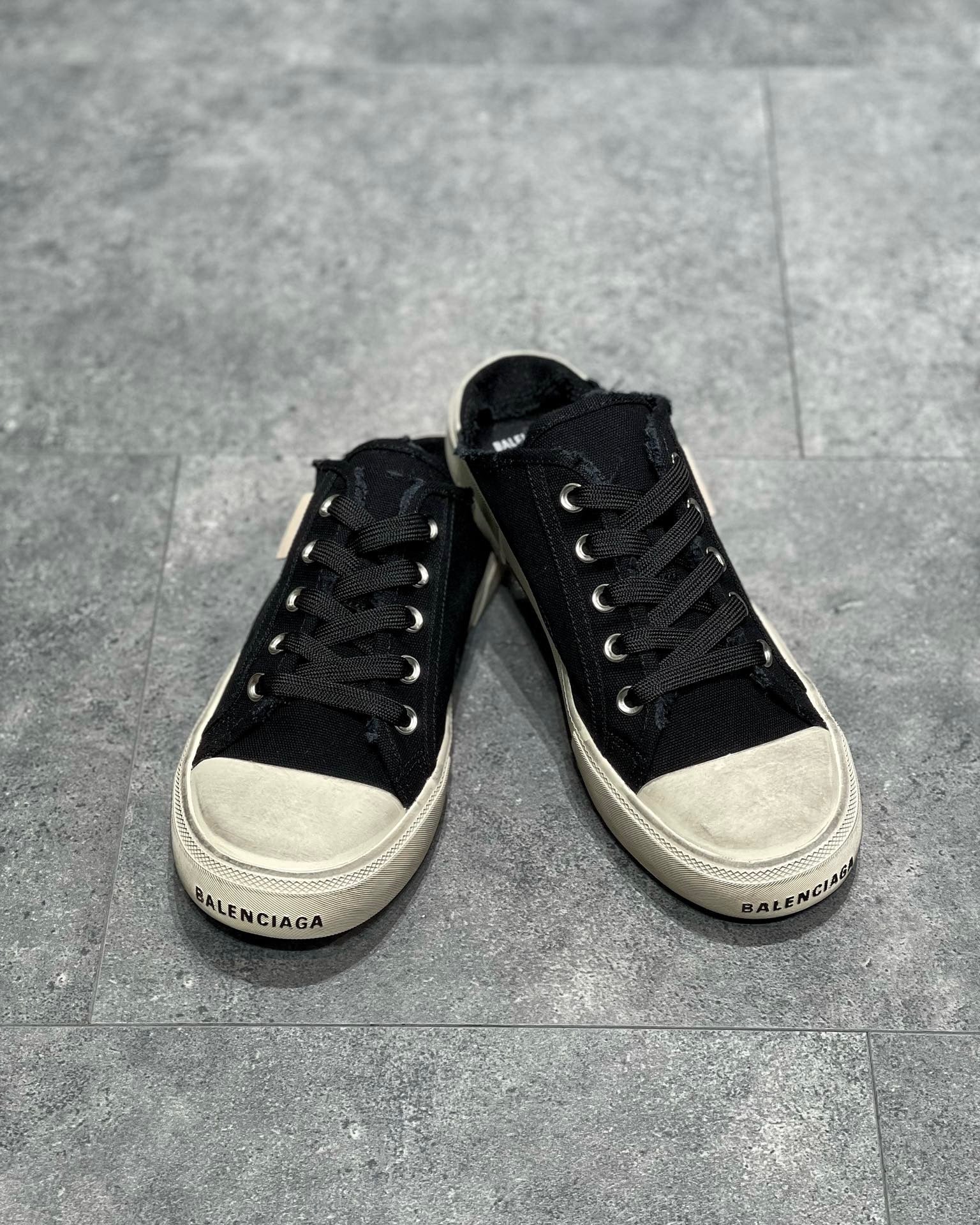 BLCG Sneakers