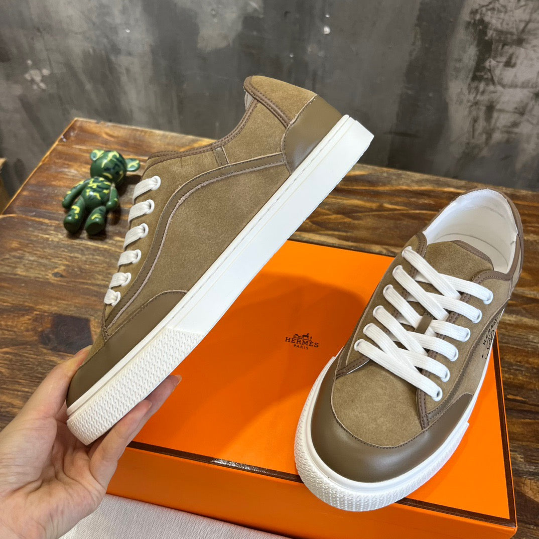 HERM Sneakers