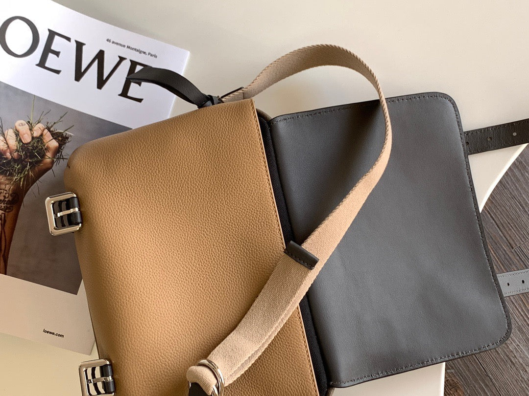 LO Messenger Bag