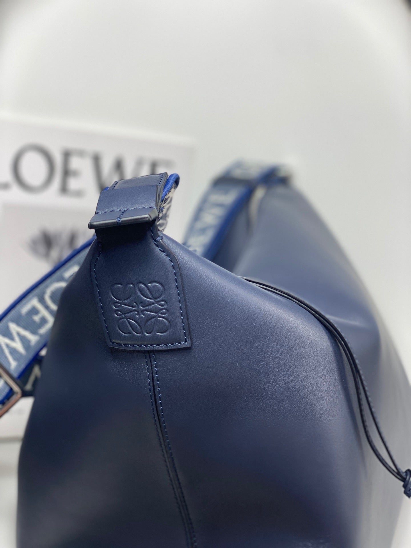LO Messenger Bag