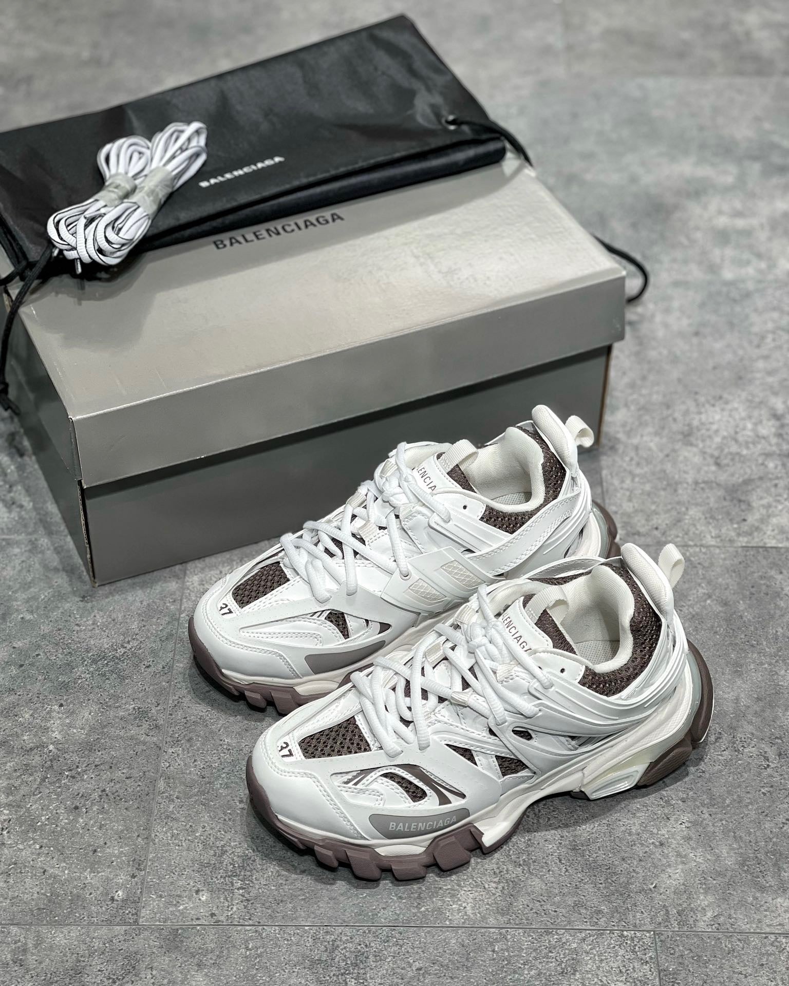 BLCG Sneakers
