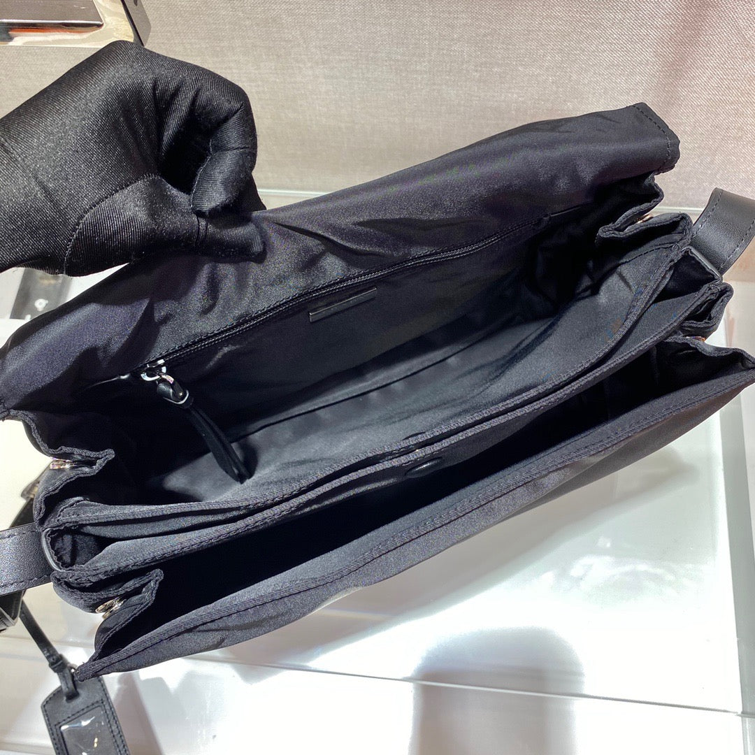 PRA Messenger Bag