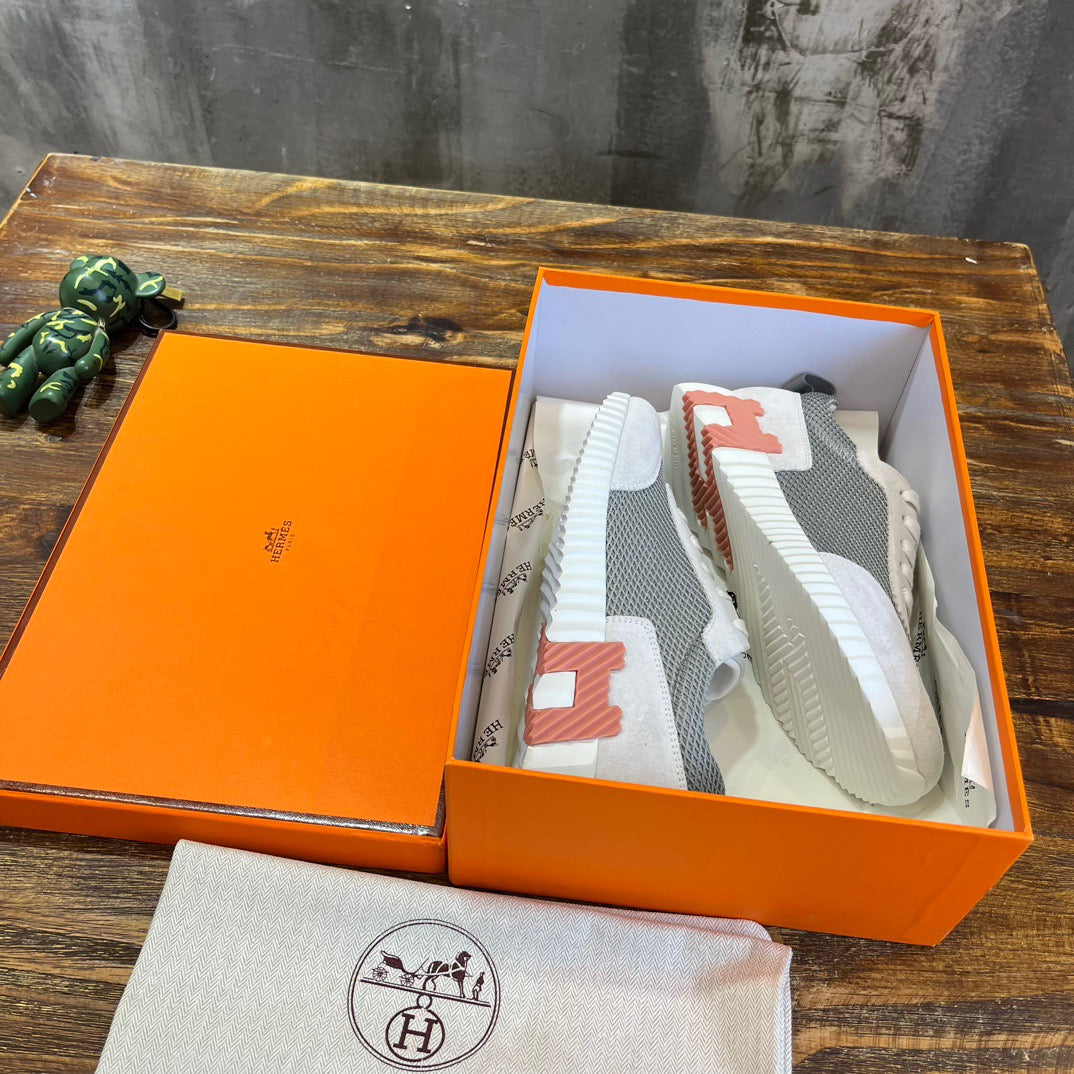 HERM Sneakers