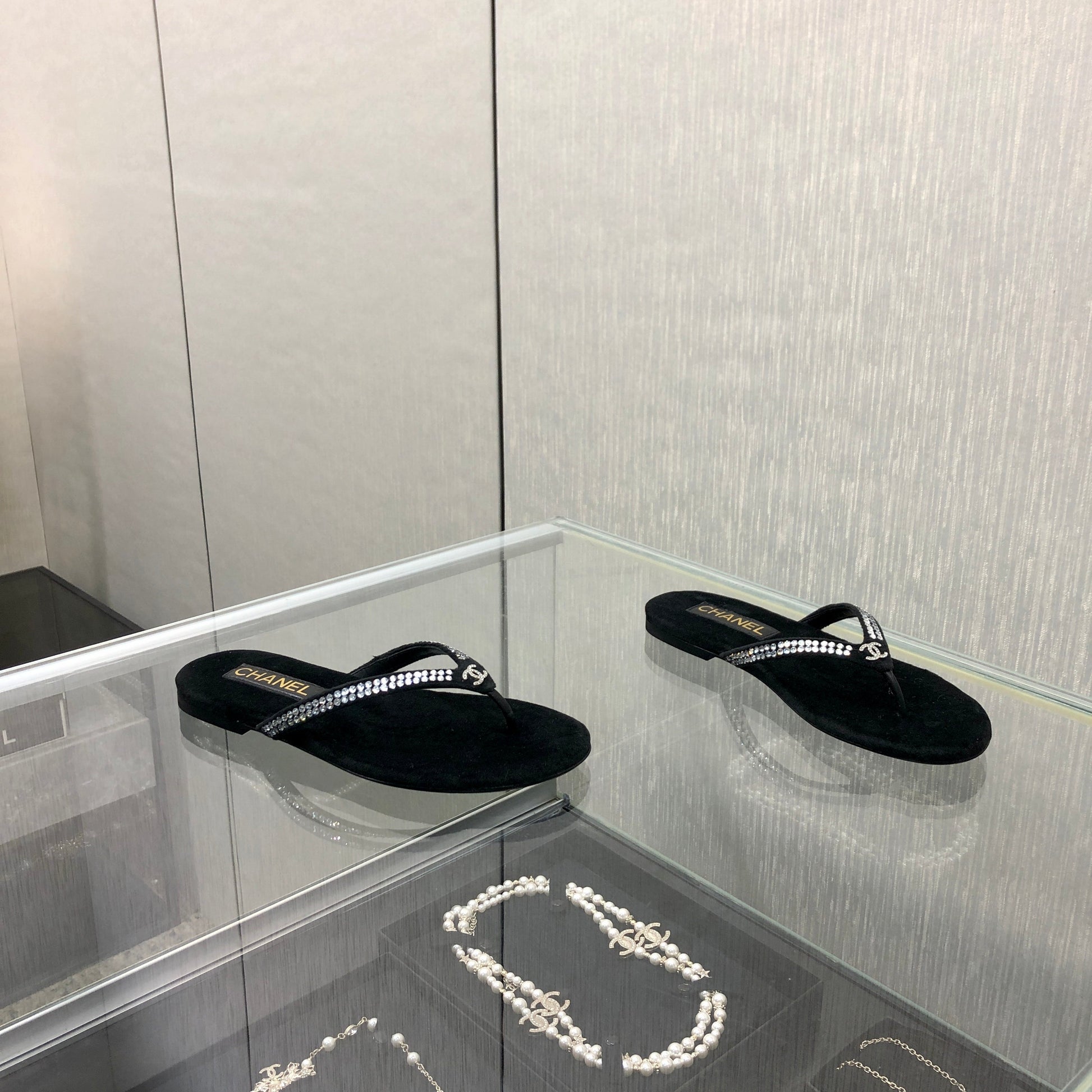 THONG SLIDE IN BLACK SUEDE WITH WHITE RHINSTONES