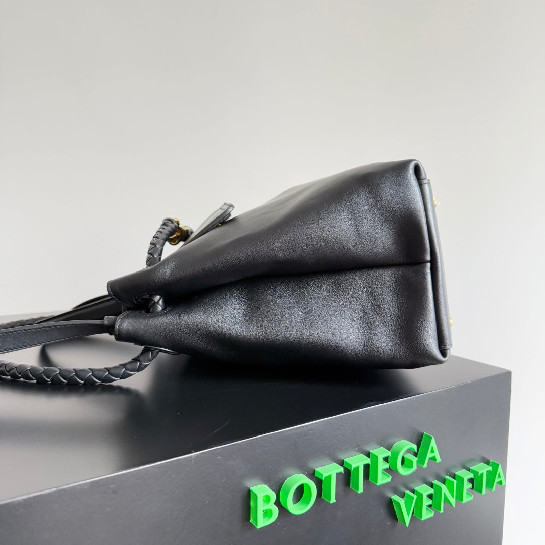 MEDIUM CIAO CIAO 34 IN BLACK CALFSKIN