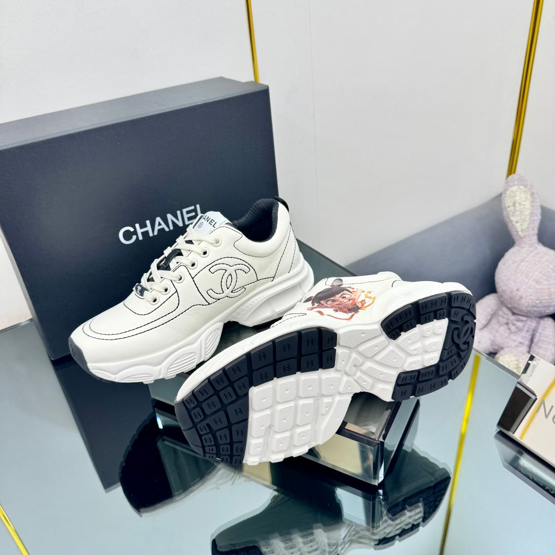 TRAINERS SNEAKER IN WHITE CALFSKIN WITH STICKER 238626