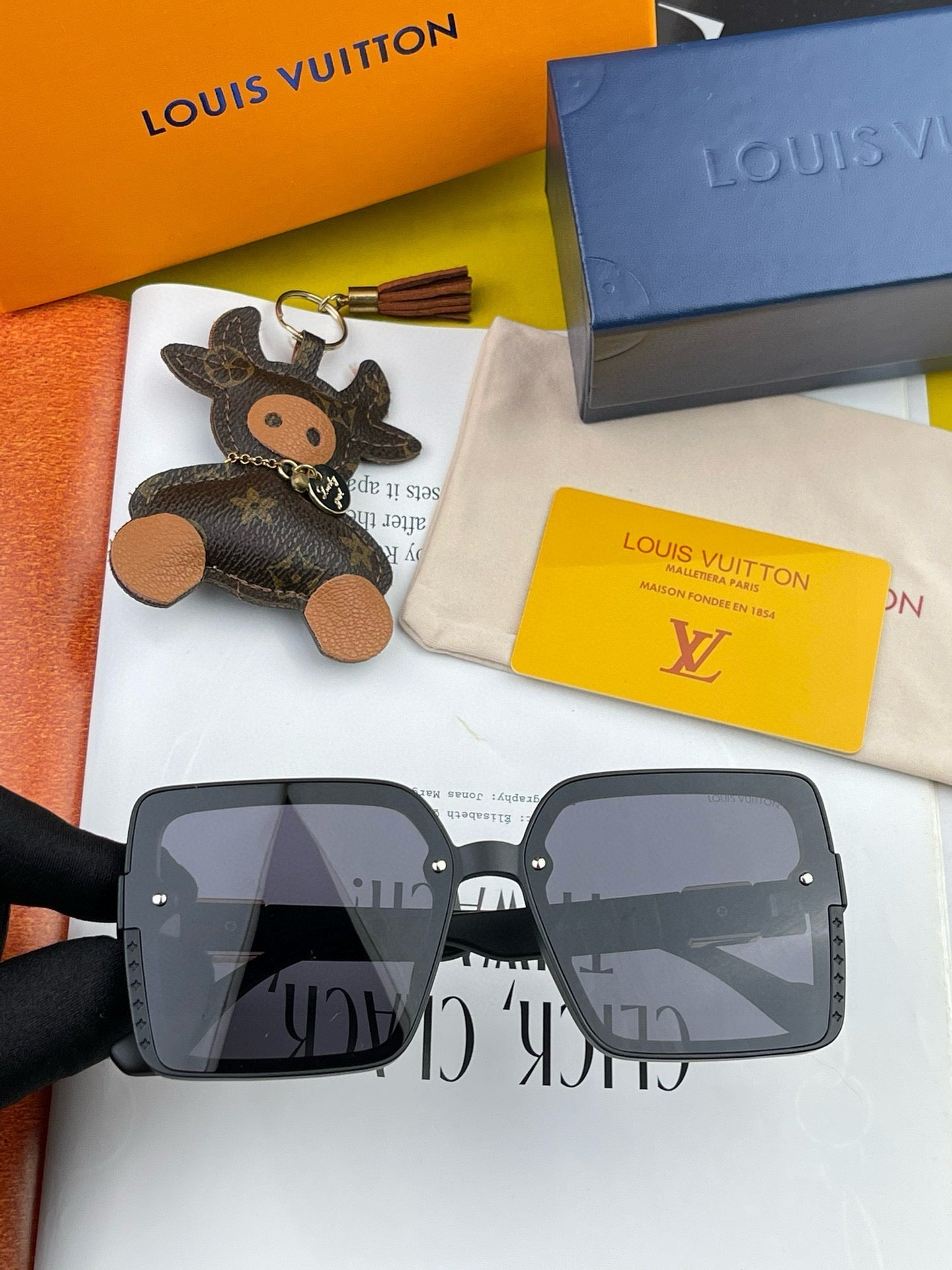 LARGE SQUARE SUNGLASS L1845 IN ACETATE
