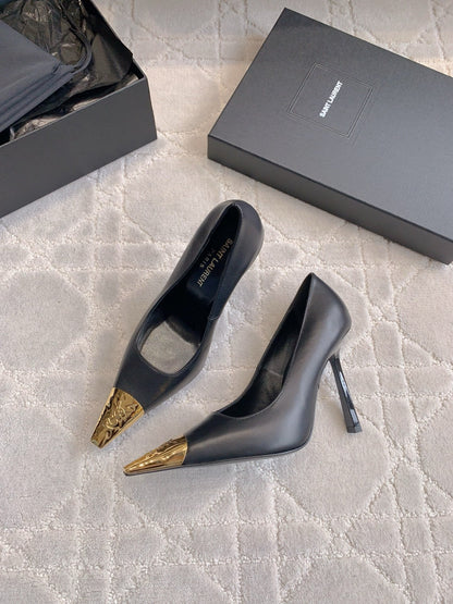 HIGH HEEL 10 CM PUMP IN BLACK CALFSKIN WITH GOLD HARDWARE