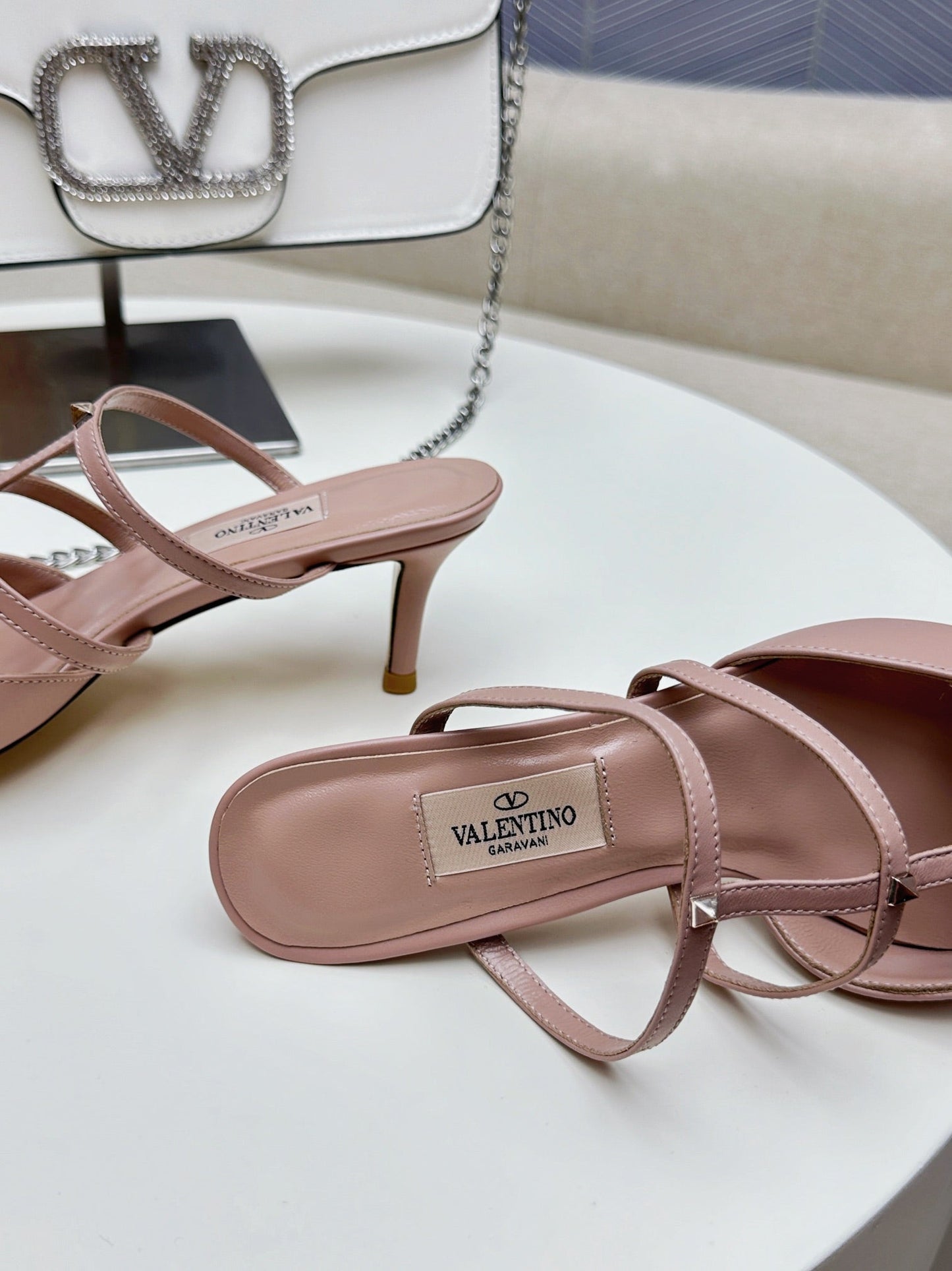 ROCKSTUD WISPY CREPE PINK CALFSKIN MULE 60MM