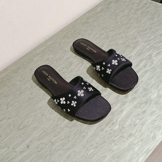 LV WOMEN FLAT MULE IN BLACK SATIN WITH RHINESTONE