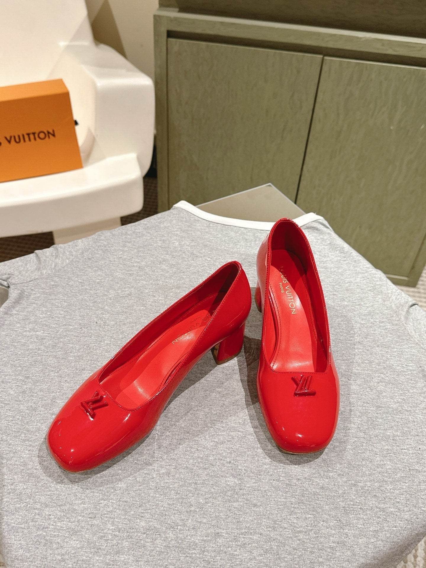 SWING HIGH PUMP 55 MM IN CRIMSON RED PATENT CALFSKIN