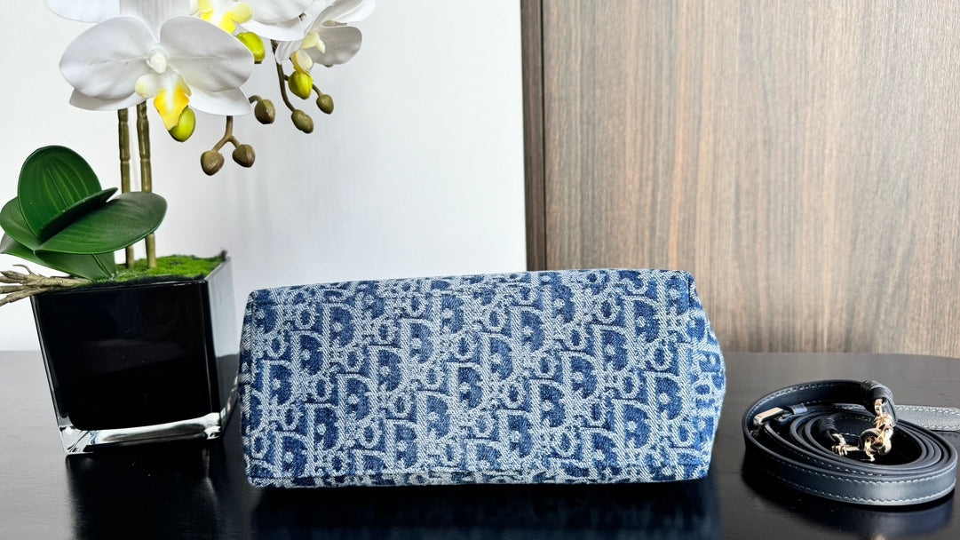 TRAVEL NOMAD POUCH 22 IN BLUE MONOGRAM OBLIQUE JACQUARD