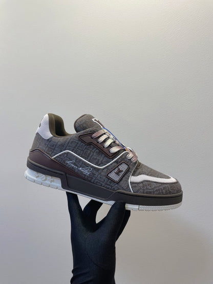 TRAINER SNEAKER IN WOOD BROWN MONOGRAM DENIM FABRIC
