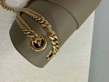 MEDIUM VICTOIRE BAG 25 IN SHADOW BROWN SUPPLE CALFSKIN GOLD HARDWARE