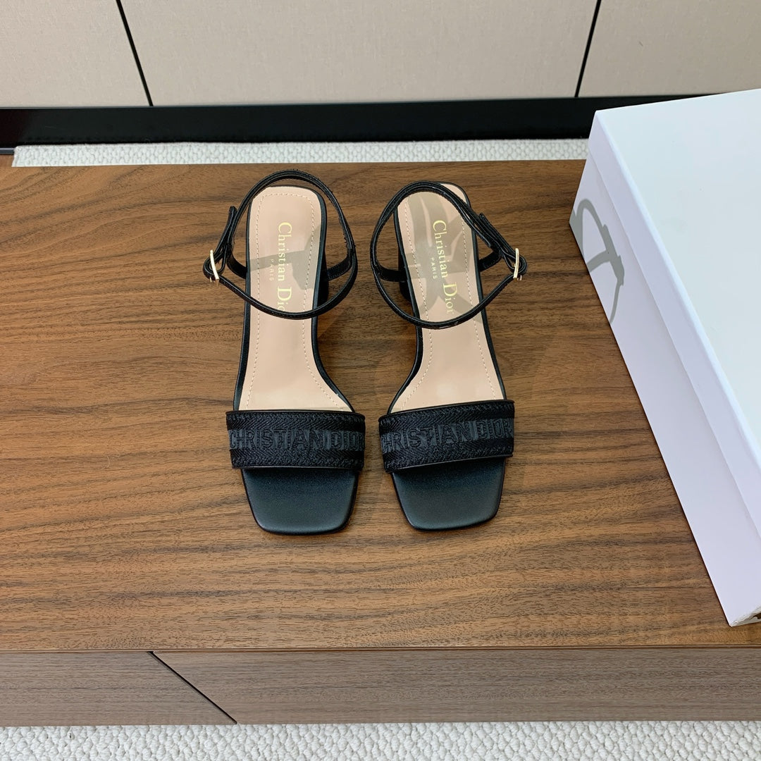 HIGH HEEL EMBROIDERED SANDAL IN BLACK CALFSKIN AND WOVEN STRAPS