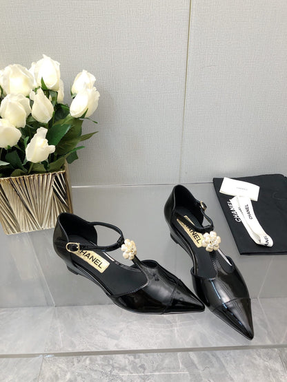 CAMELLIA CAP JANE SANDALS IN BLACK LAMBSKIN