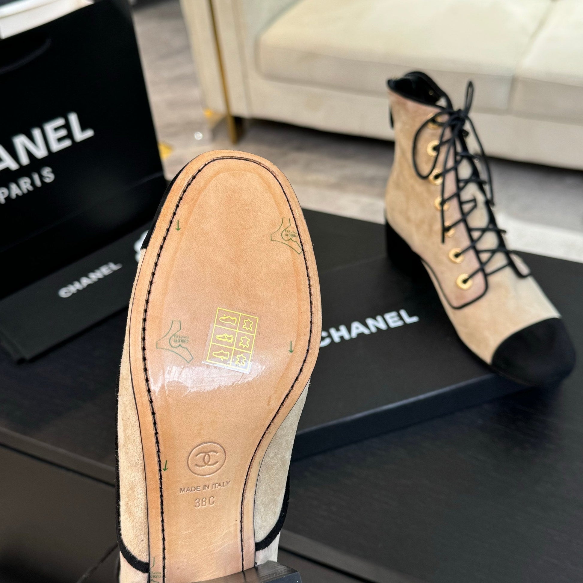 CC LACE-UP SHORT BOOTS IN SEPIA BEIGE MIX BLACK SUEDE