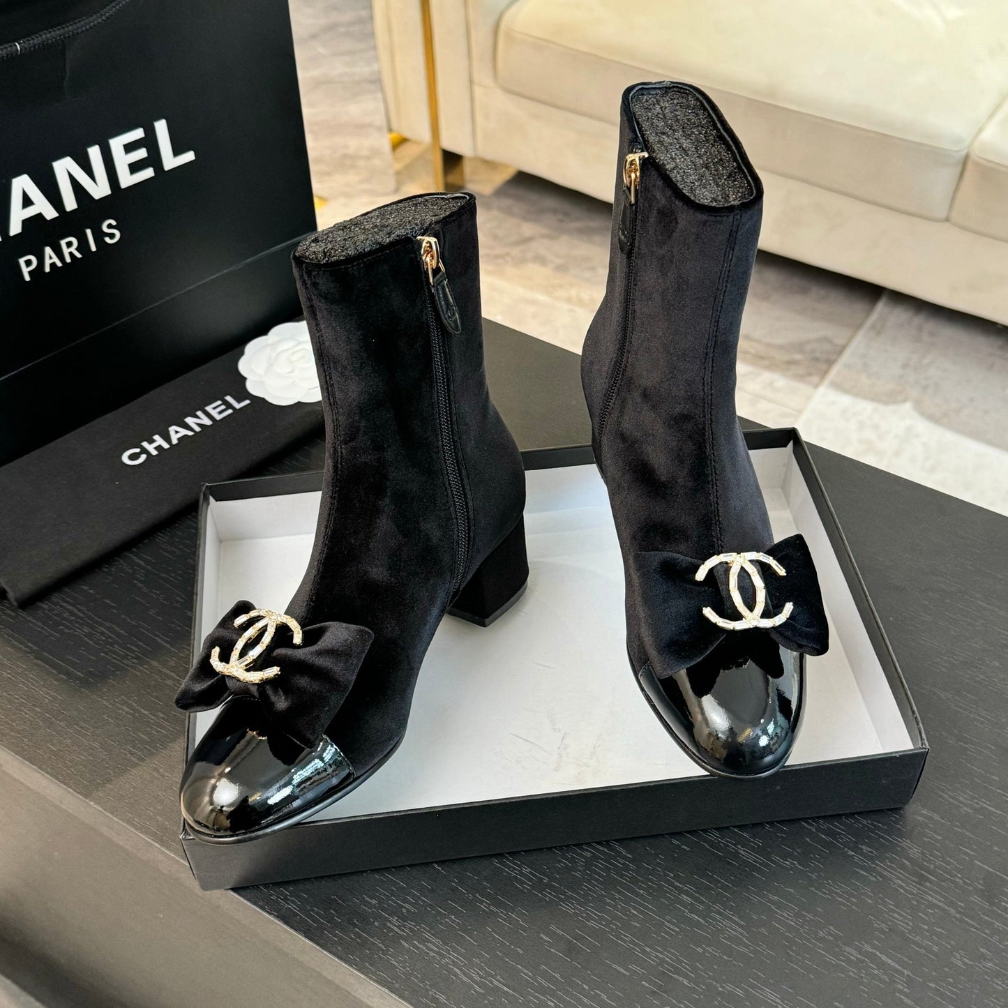 SHORT BOOTS IN BLACK VELVET AND LAMBSKIN