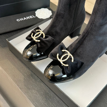 SHORT BOOTS IN BLACK VELVET AND LAMBSKIN